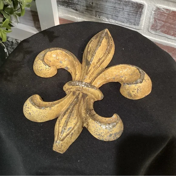 🟡 Vintage - Solid Metal - Aluminum or Pewter - Fleur-de-lis Symbol - Saints Fans - Picture 5 of 12